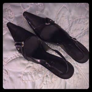 COPY - Black pointy heels